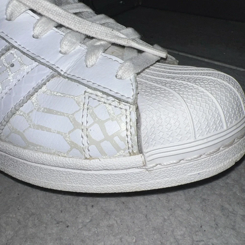 adidas Originals Pro Model Sneakers Men's 8½ Reflective Snake Skin Shoes D69287